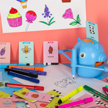 Robot edukacyjny do rysowania krok po kroku z fiszkami i mazakami