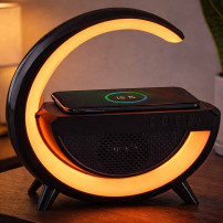Lampka LED RGB z głośnikiem bluetooth i ładowarką indukcyjną